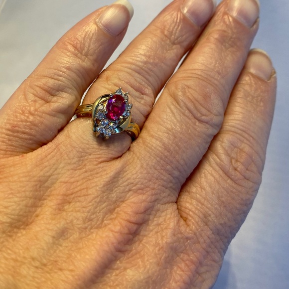 Vintage Cocktail Ring - Picture 8 of 10